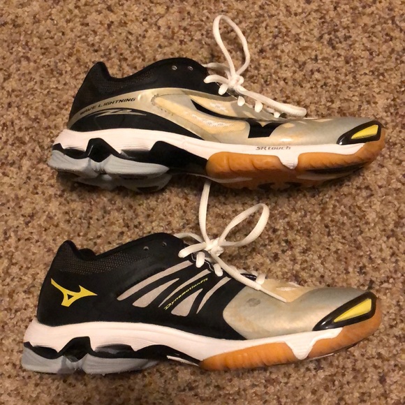 Never used Volleyball shoes - Picture 3 of 4